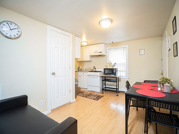 2nd image of 1023 S 10th St Floor 3