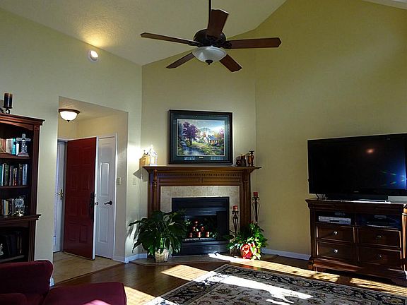 4th image of 37 Wellington Park