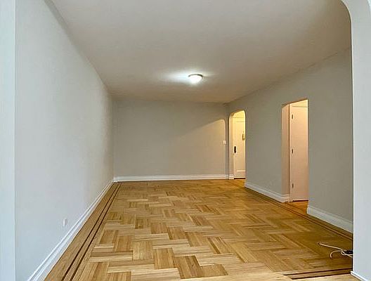3rd image of 3111 Broadway #6L