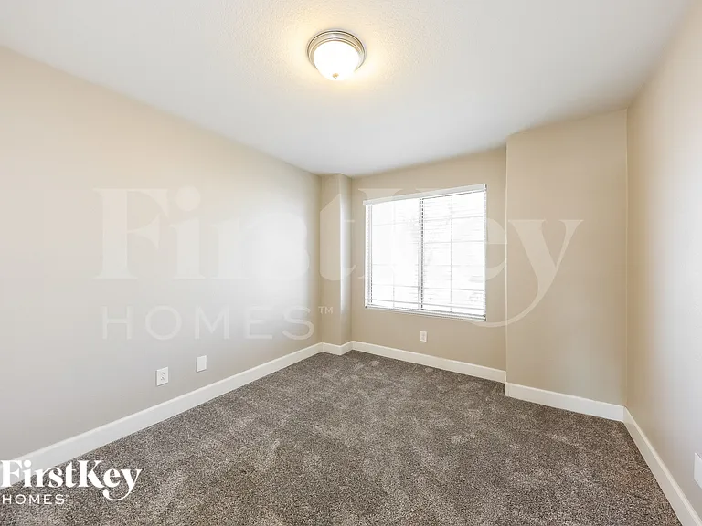18139 N 113th Ave — Photo 11