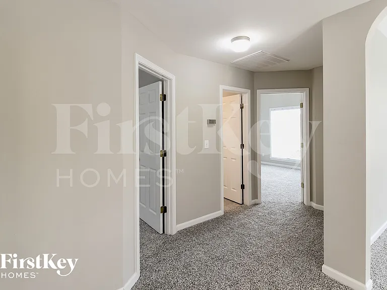 104 Mayfair Ln — Photo 14