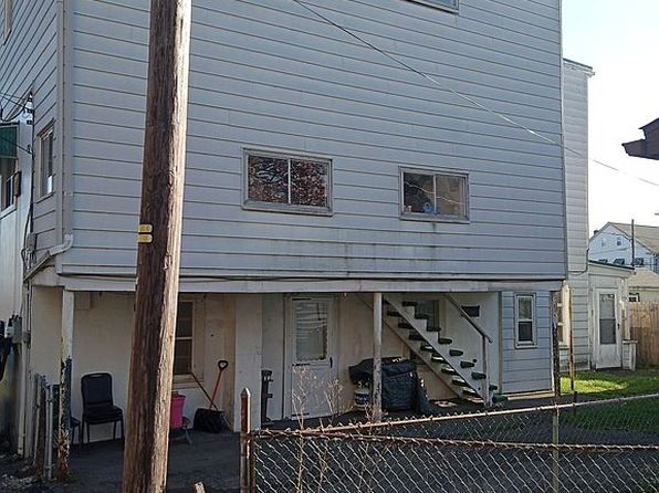 425 Cedar St
