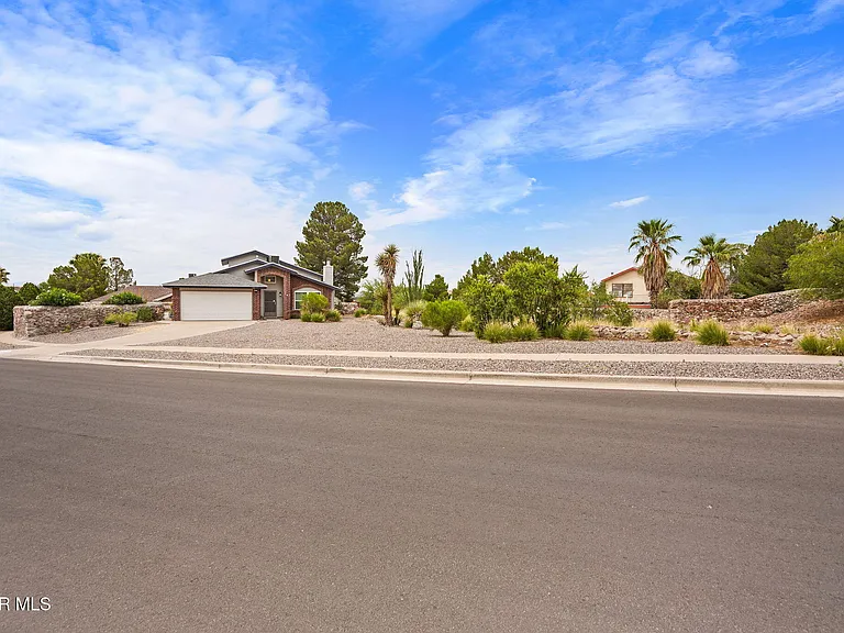 7609 Medano Dr — Photo 29
