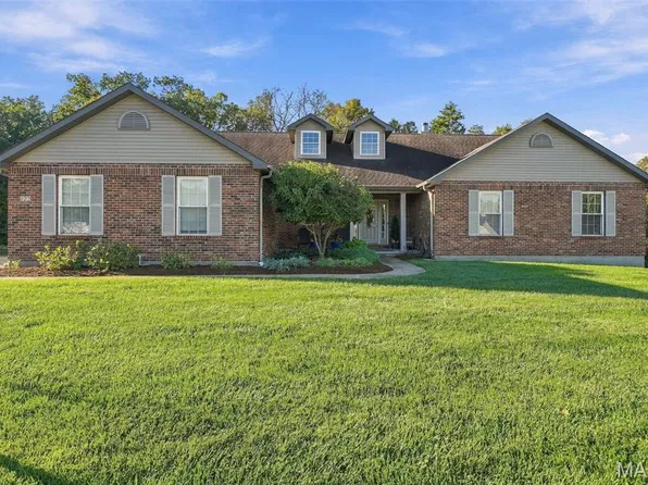 122 Echo Lake Cir, Byrnes Mill, MO 63025