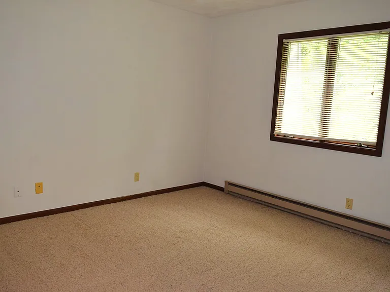 425 W Maine St — Photo 12
