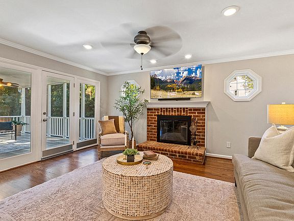 4th image of 407 Kettlebridge Dr