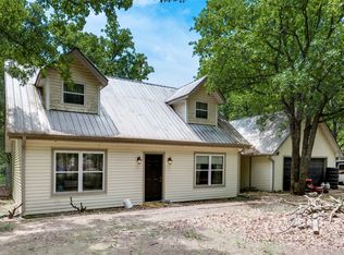 211 Forest Lane Dr, Mabank, TX 75156