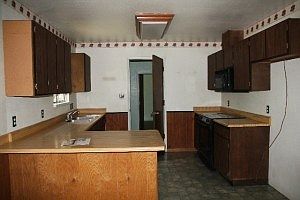 3rd image of 1137 Montana Ave