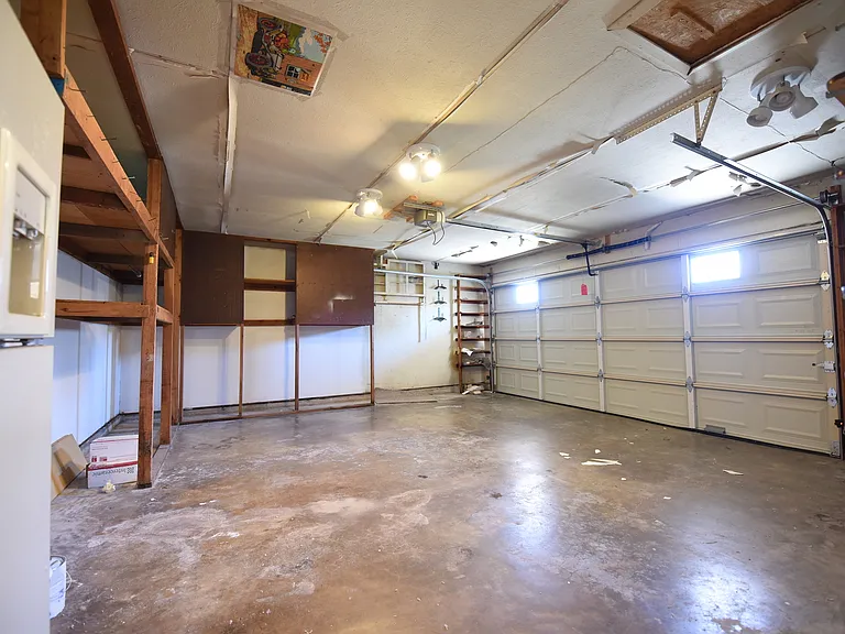 8945 Flicker Ln — Photo 17