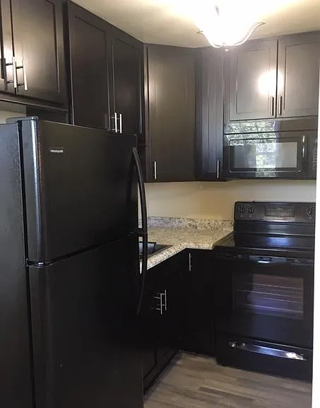 Park Lane Residences — Photo 3