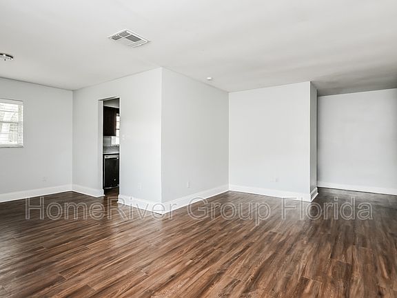 5th image of 1318 Bob Cat Ct
