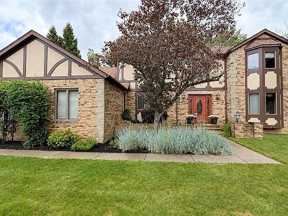 2nd image of 4822 Sweetwater Dr