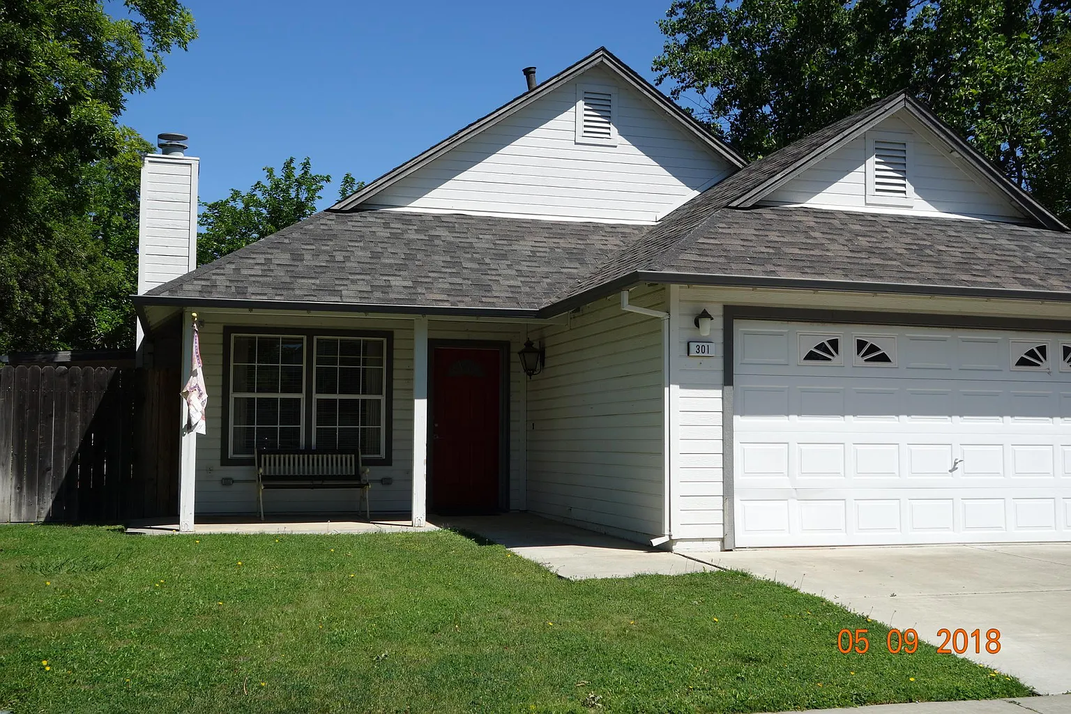 301 E Main St photo 1