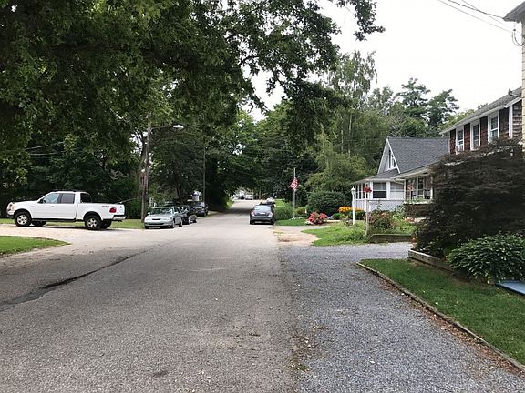5th image of 306 Bridge St