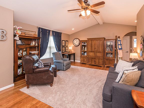 4th image of 1015 Las Brisas Ct