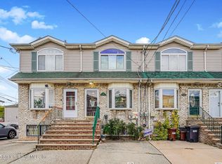 62 Lyceum Ct, Staten Island, NY 10310