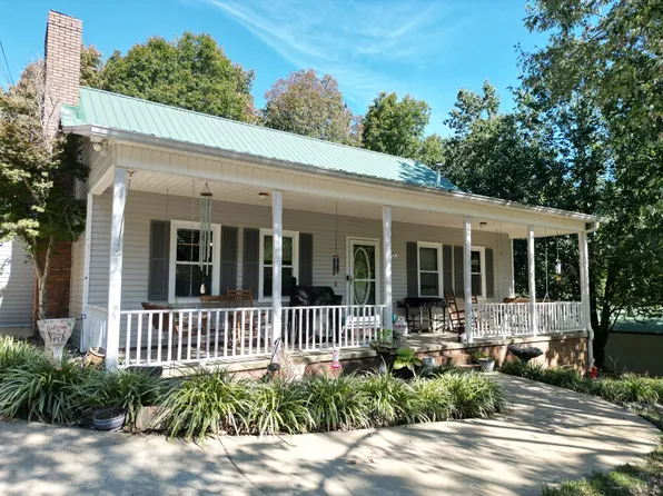 283 Denton Ln, Linden, TN 37096