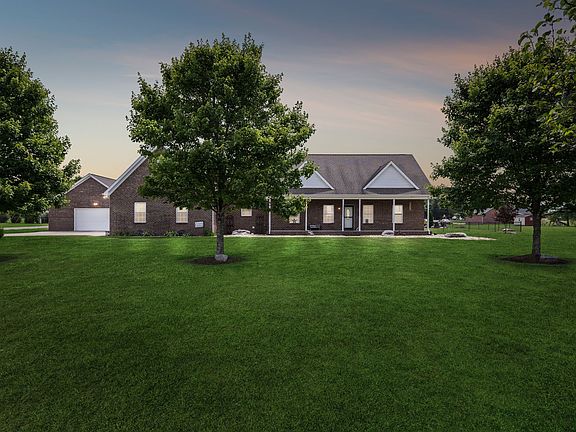 3rd image of 186 Holly Ct