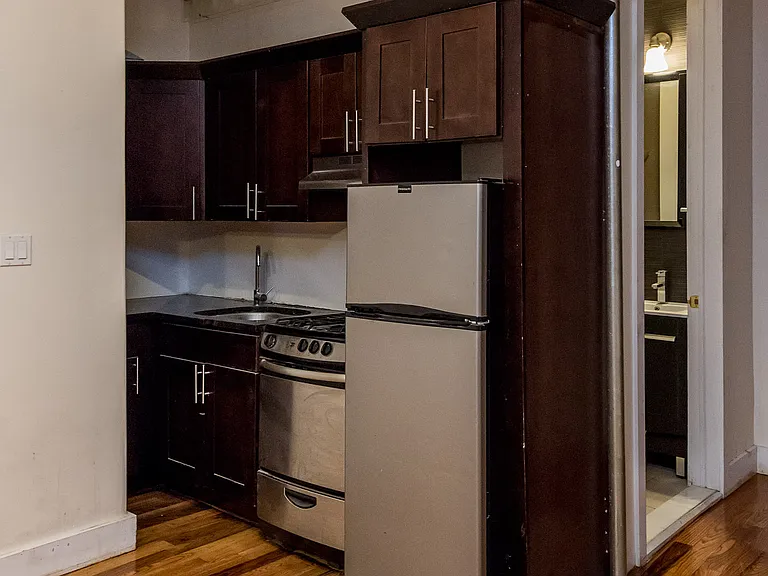 88 George St #1R — Photo 13