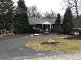 6744 Old Grange Rd, Slatington, PA 18080