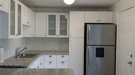 4th image of 3245 Virginia St APT 4