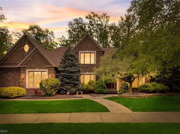 305 E Edinburgh Dr, Cleveland, OH 44143