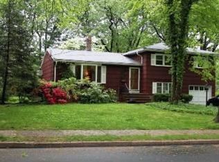 27 Deberg Dr, Old Tappan, NJ 07675