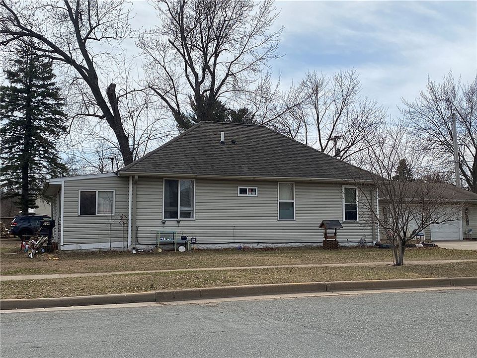 2nd image of 304 6th Street W