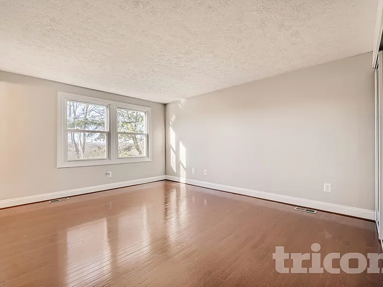7 Randolph Springs Ct — Photo 10