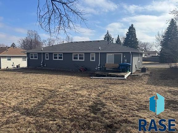 3rd image of 5100 W 47th St