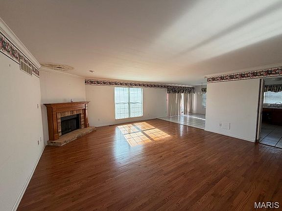 2nd image of 12948 Broadridge Ln