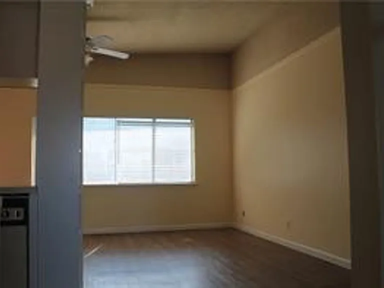 2408 Longview St — Photo 22