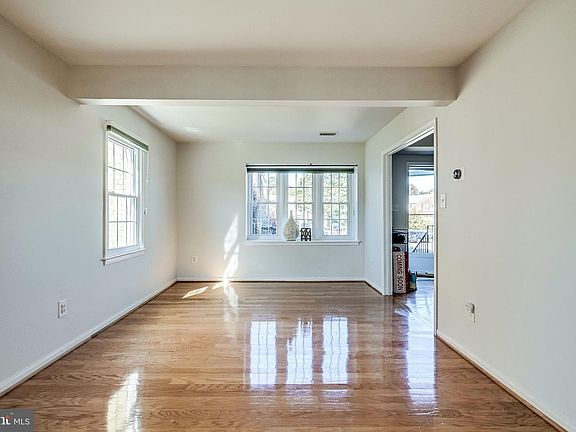 5th image of 1047C Brixton Ct