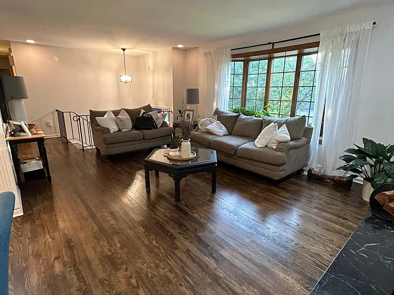 6 Roby Ct — Photo 2