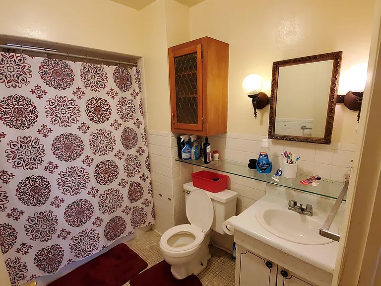 860 Railroad St #1 — Photo 8