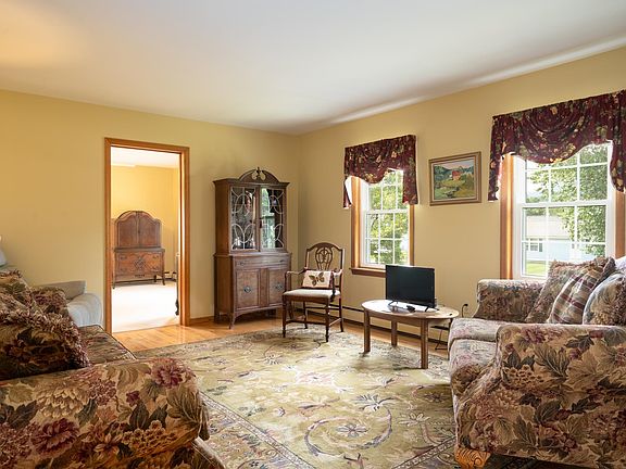 4th image of 286 Green Mountain Road