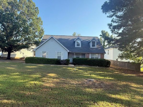 1906 Pine Cir