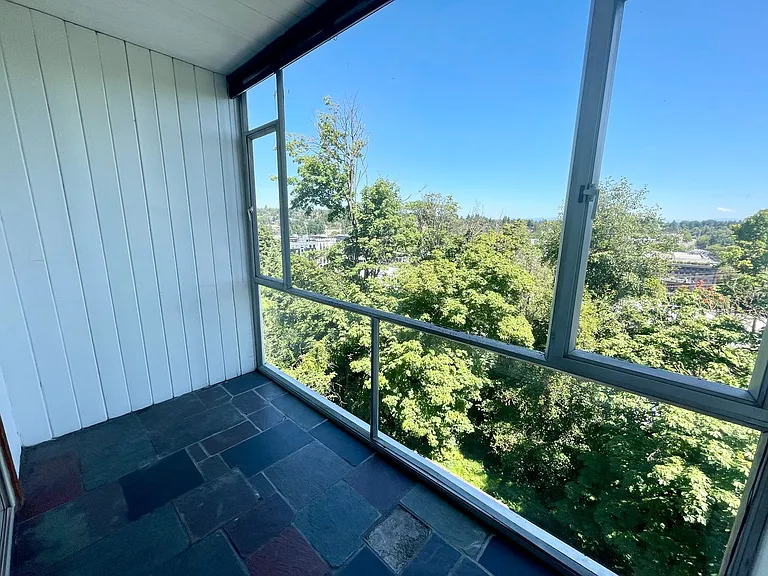 Bayview Apartments — Photo 85