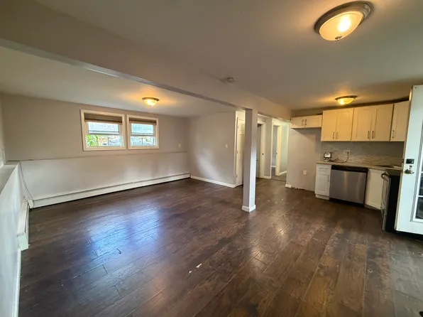 568 Centerwood St #1, West Babylon, NY 11704