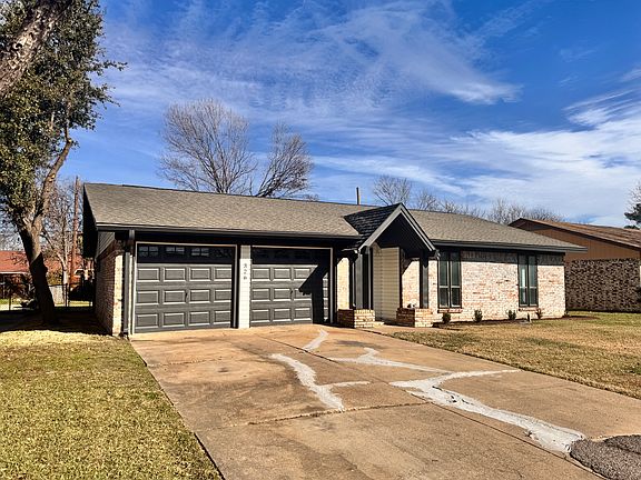2nd image of 326 Forrest Hill Ln