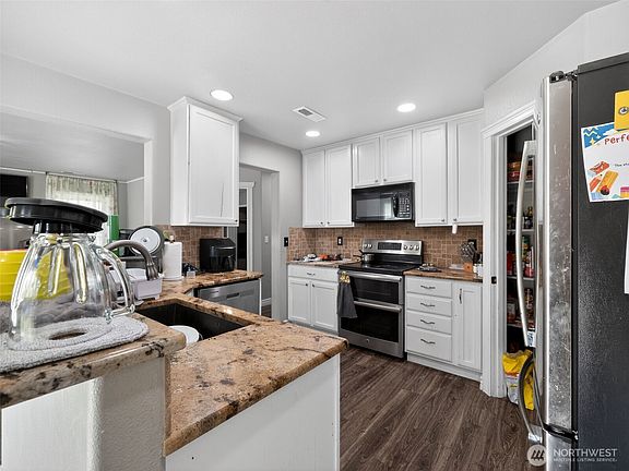 5th image of 2509 W 35th Avenue