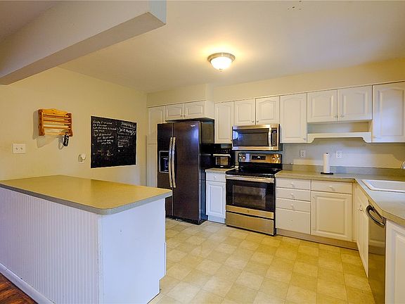 3rd image of 324 Manchester Rd