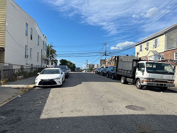 5th image of 3217 106th St