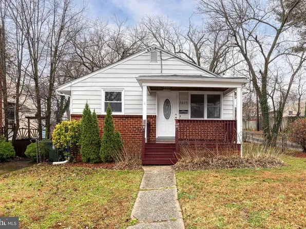 5015 Iroquois St, College Park, MD 20740