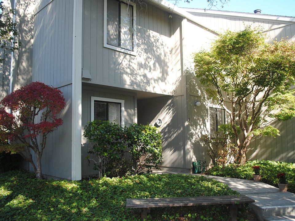 1st image of 21181 E Cliff Dr