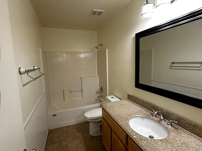 619 E Colt Ct — Photo 18