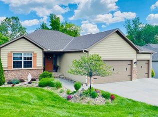 6217 Green Hills Ln, Kansas City, MO 64151