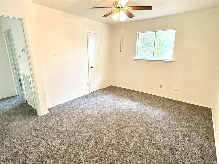 24022 Spring Briar Ln — Photo 17