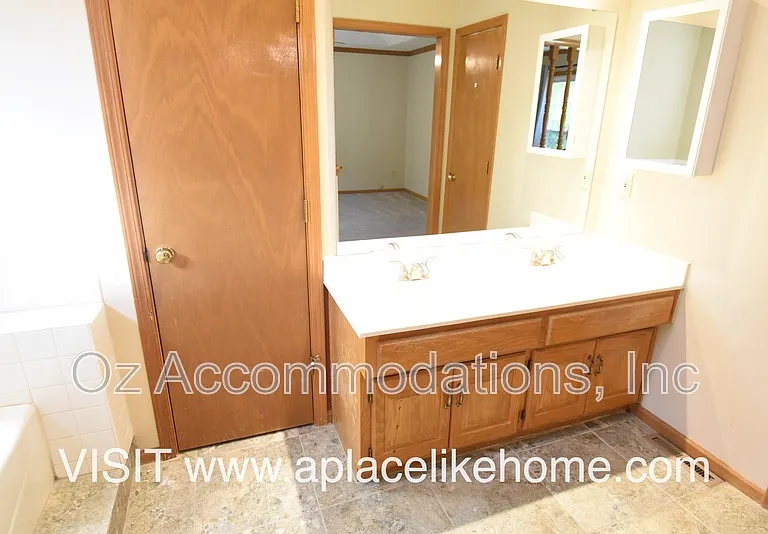 15813 W 125th Ter — Photo 6