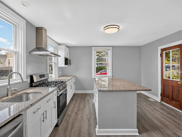 3754 Hickory Ave — Photo 6